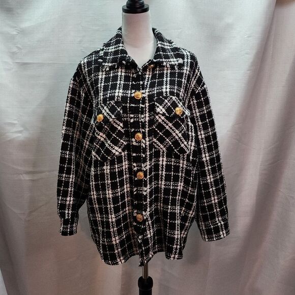 Urban Daizy Black and White Plaid Button Close Shacket Size Medium - Picture 1 of 13